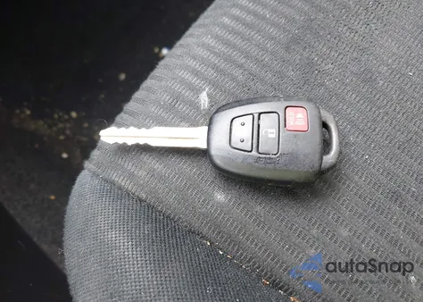 2017 Toyota Rav4 Le z USA, uszkodzony, nr VIN JTMBFREV6HJ170417